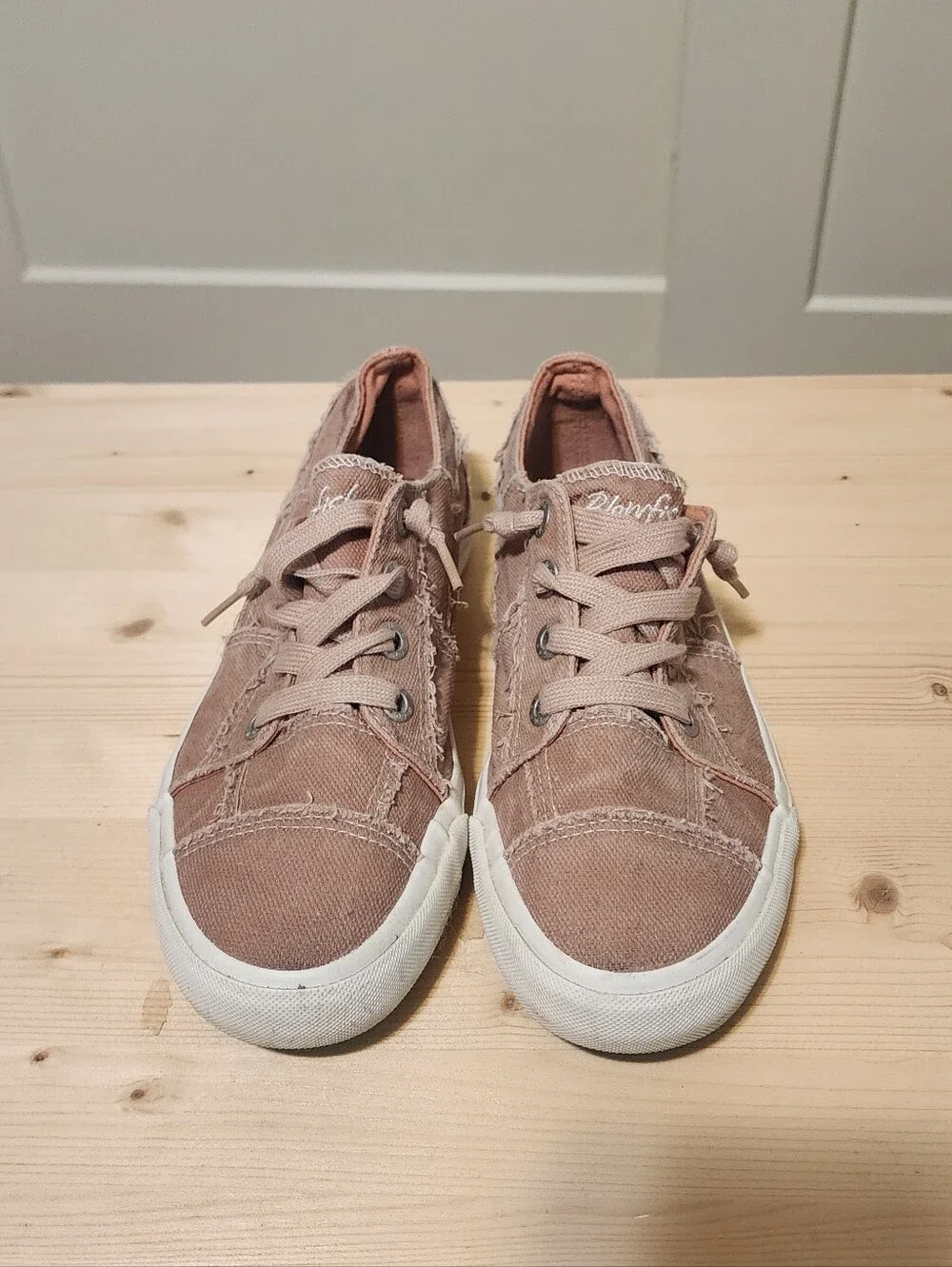 Blowfish Women's Blush Canvas Lace-Up Sneakers